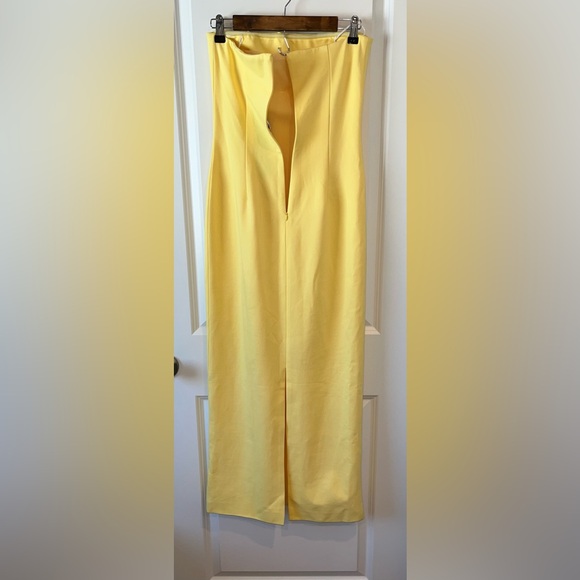 Elliatt NEW “Evee” Maxi Fitted Strapless 3D Floral Dress Yellow Size Medium - Picture 5 of 10